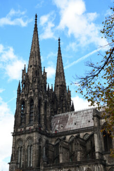 Cathédrale de Clermont, les deux tours, photo Le Pivain