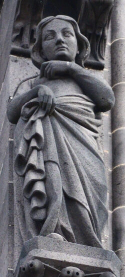 Cathédrale de Clermont, statue de Viollet-le-Duc, sainte